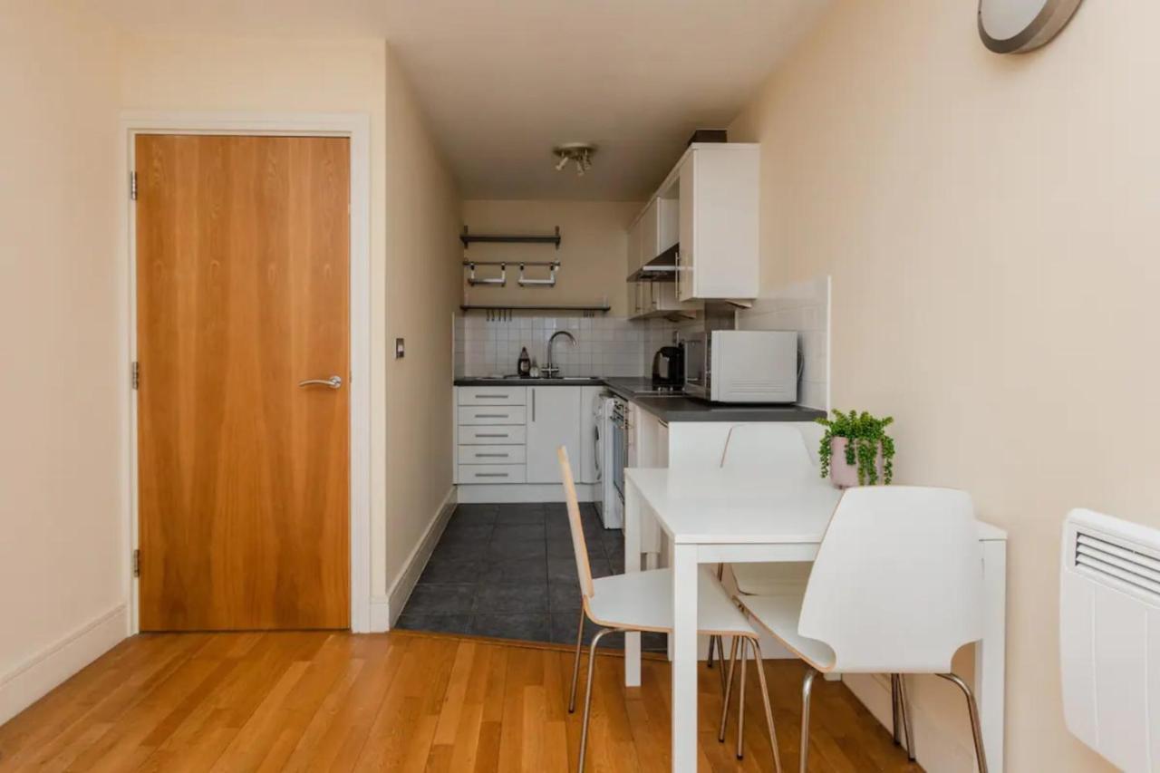 Vivid 2 Bedroom Apartment in Central Londen Buitenkant foto
